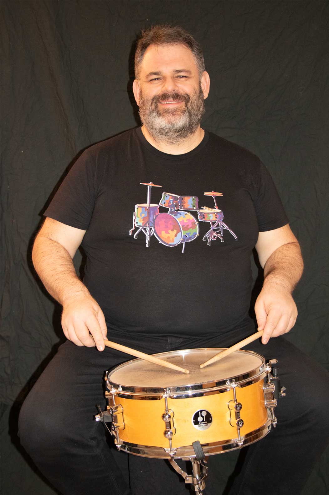 Christian Nestelberger an den Drums