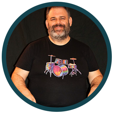 Christian Nestelberger an den Drums